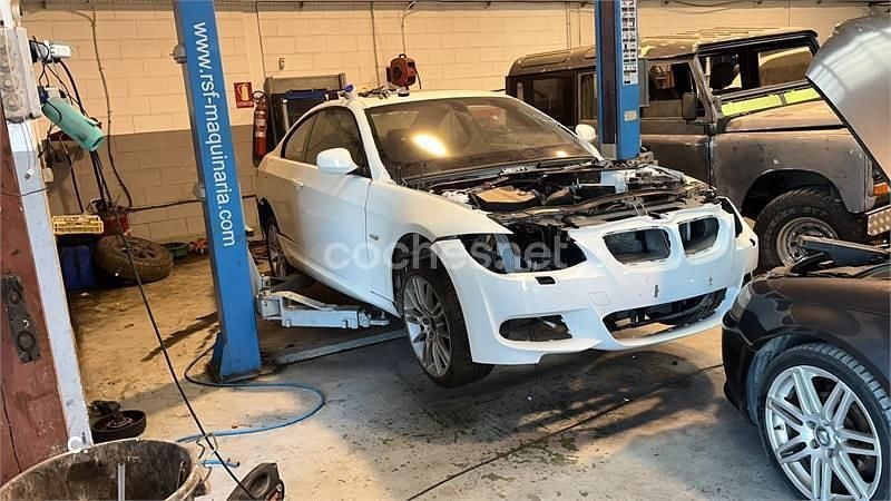 Blanco Usado 2009 BMW 320 Coupe | 5000 € - Imagen 1/1