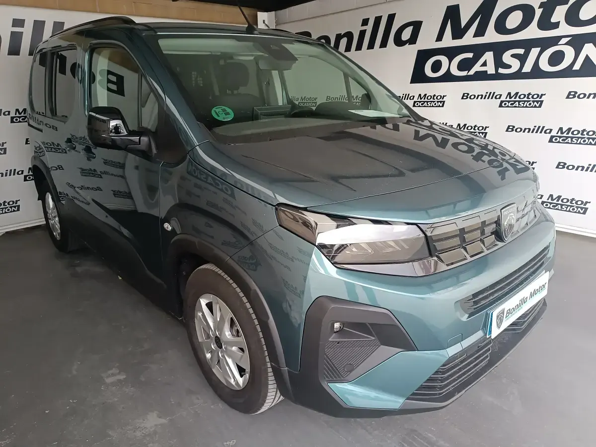 Usado Peugeot Rifter Allure 100 CV (73 kW) 2024 Azul Monovolumen