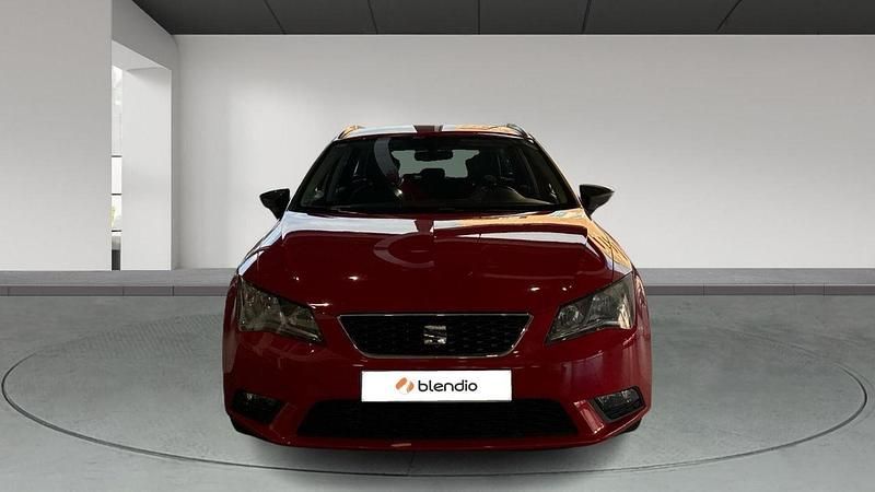 Usado Seat Leon FR 125 CV (91 kW) 2016 Rojo
