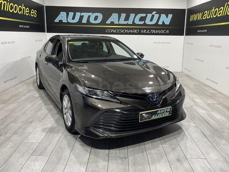 Marrón Usado 2020 Toyota Camry Business Edition Berlina | 20.799 € (Precio justo) - Imagen 1/4