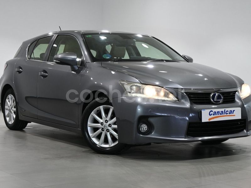 Usado Lexus CT200h 136 CV (100 kW) 2012 Gris Berlina