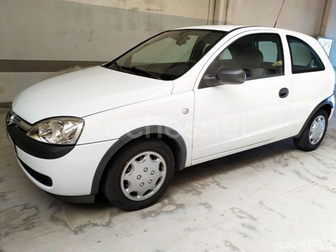 Blanco Usado 2003 Opel Corsa Club Berlina | 2400 € (Precio justo) - Imagen 1/4