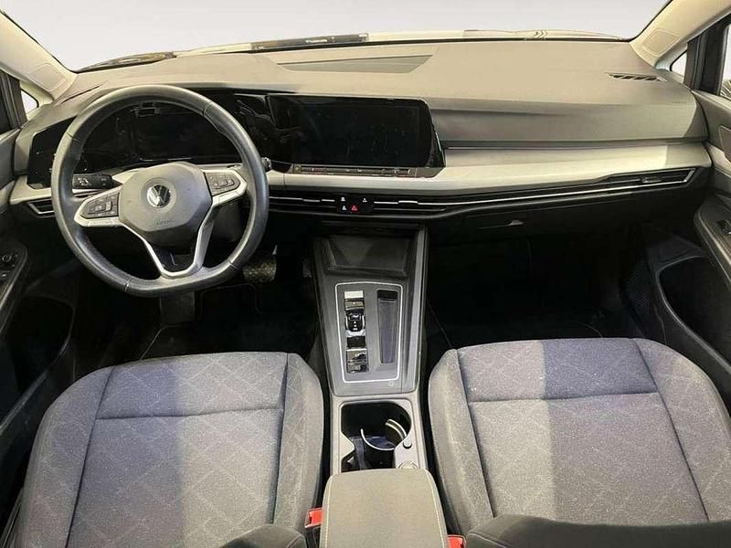 Usado VW Golf VIII Life 150 CV (110 kW) 2020 Azul Berlina