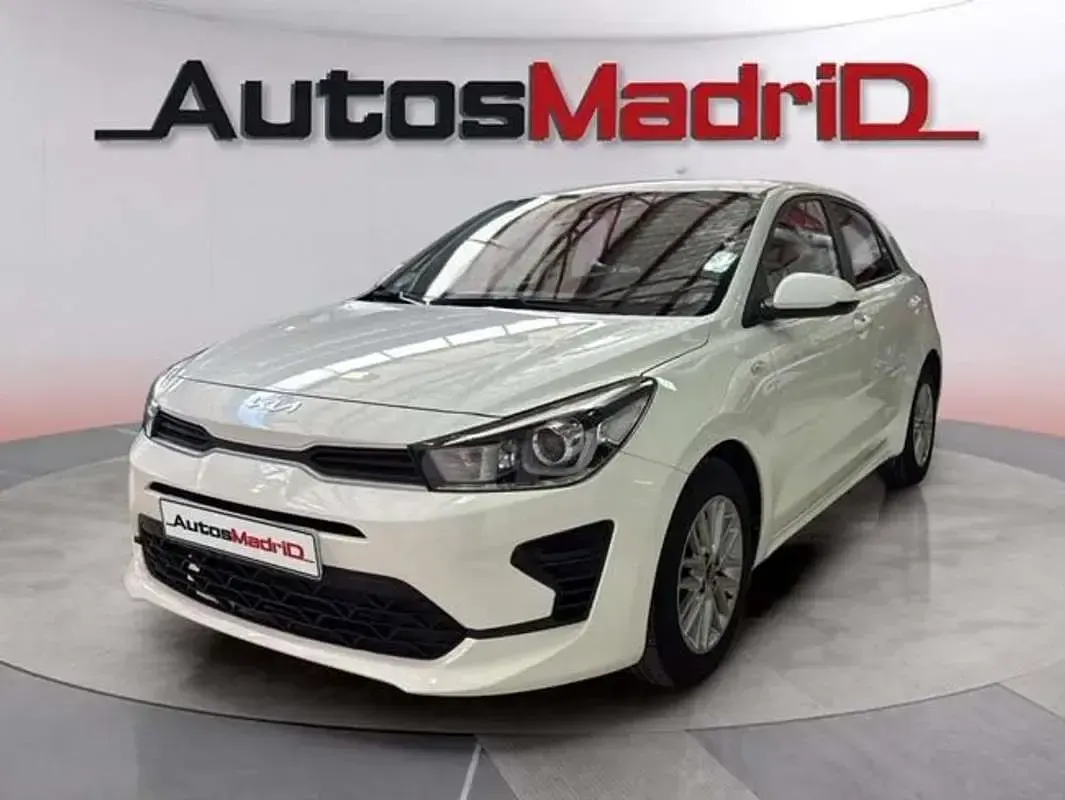 Usado Kia Rio 84 CV (61 kW) 2022 Blanco Utilitario