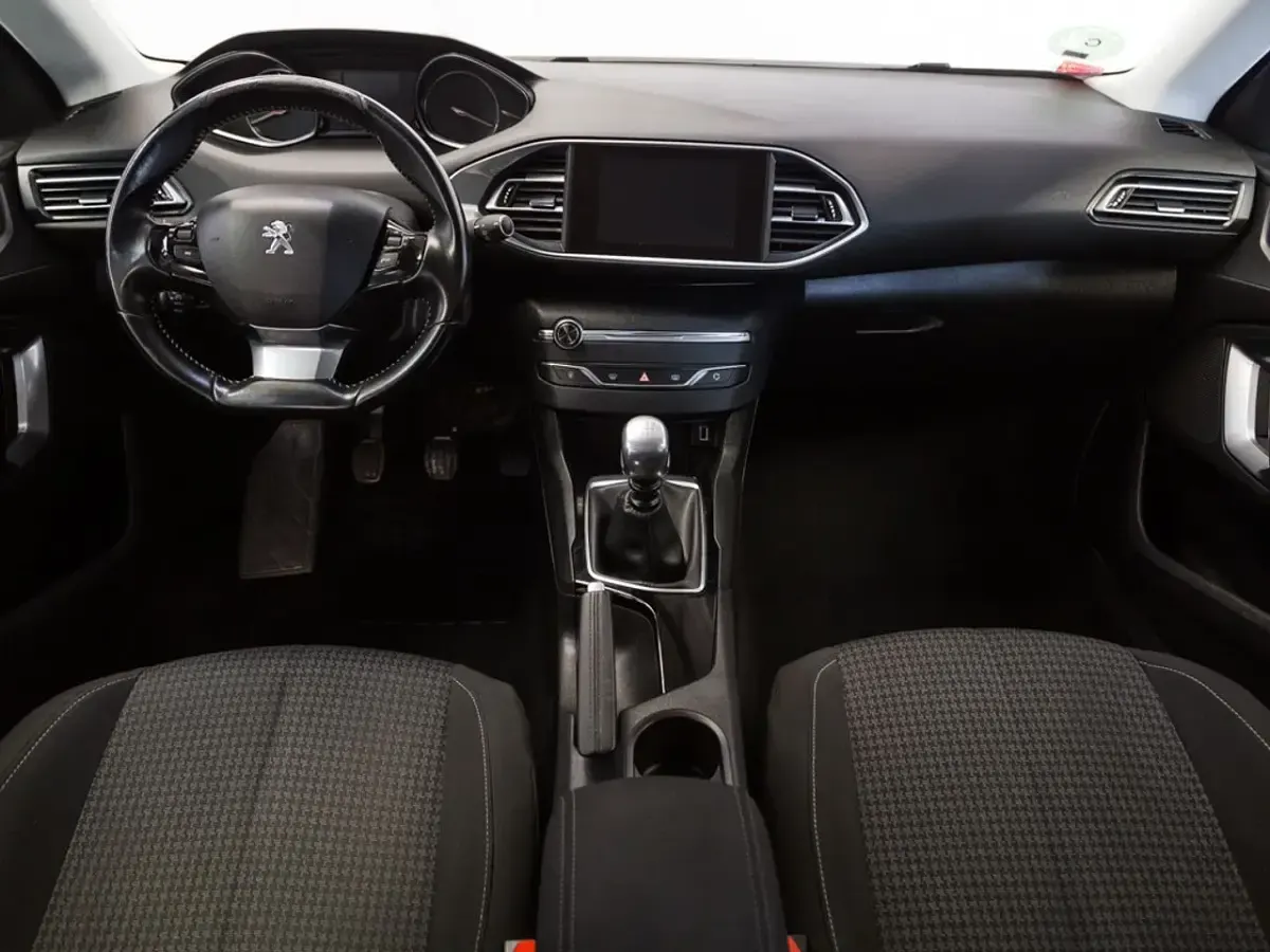 Usado Peugeot 308 Active 130 CV (95 kW) 2018 Azul Berlina
