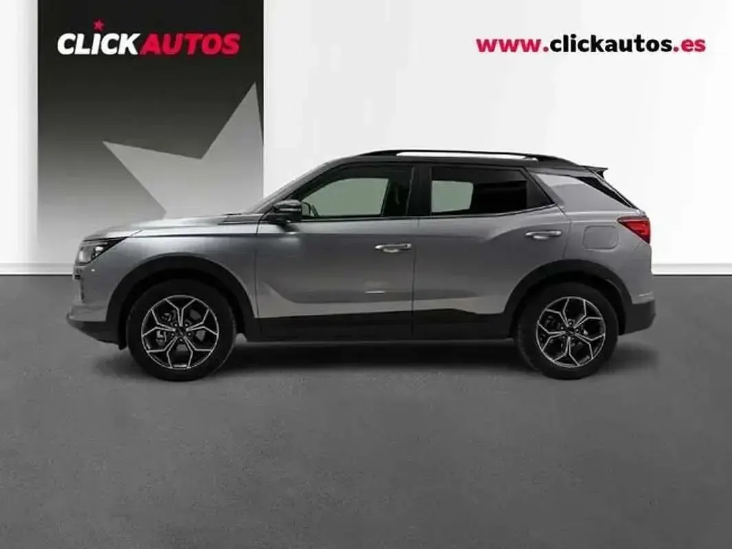 Usado SsangYong Korando 150 CV (110 kW) 2025 Gris SUV