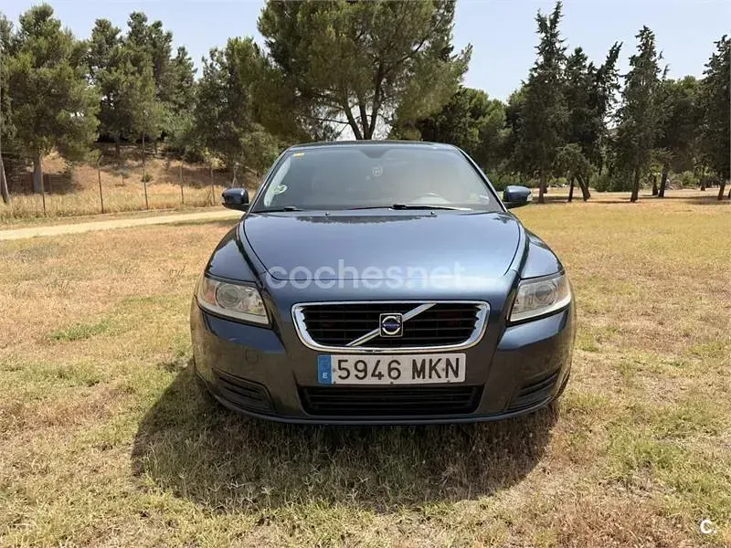 Usado Volvo V50 Momentum 136 CV (100 kW) 2009 Azul Familiar