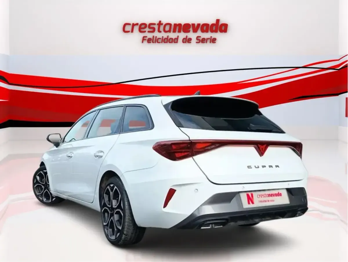 Usado Cupra Leon 150 CV (110 kW) 2025 Blanco Coupe