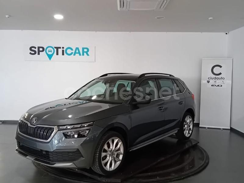 Gris Usado 2020 Skoda Kamiq Sport SUV | 19.400 € (Un poco caro) - Imagen 1/4