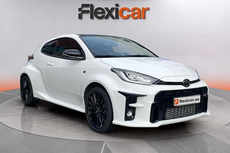 Blanco Usado 2022 Toyota Yaris Berlina | 30.990 € (Super precio) - Imagen 1/4