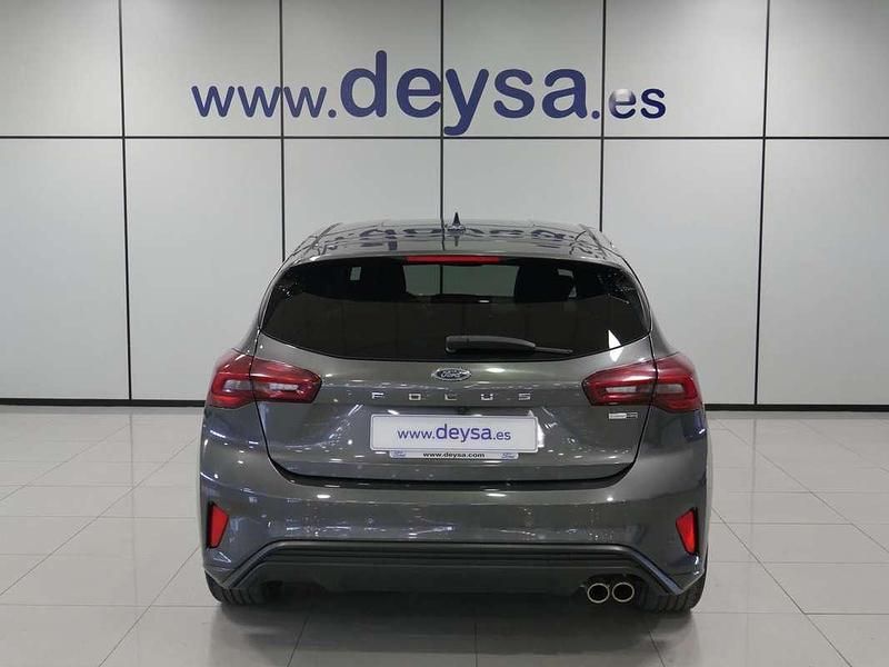 Usado Ford Focus ST-Line 155 CV (114 kW) 2023 Gris Utilitario