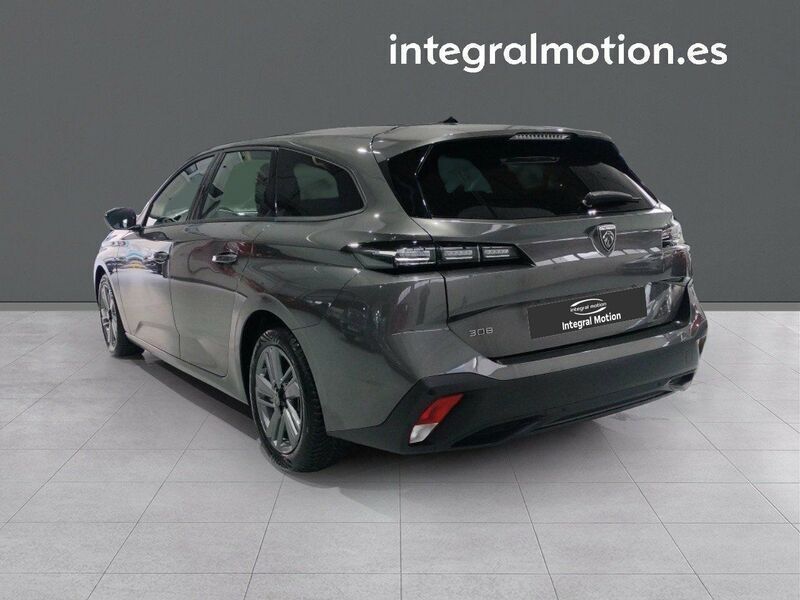 Usado Peugeot 308 Allure 130 CV (95 kW) 2022 Gris Familiar
