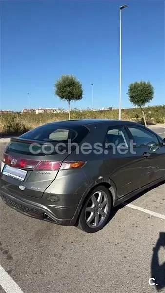 Usado Honda Civic Sport 140 CV (102 kW) 2006 Beige Berlina