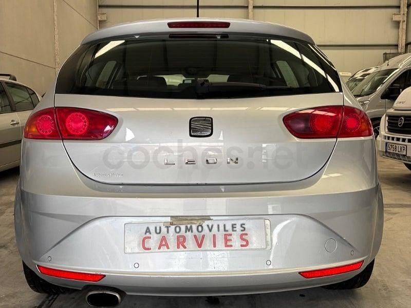 Usado Seat Leon Copa 105 CV (77 kW) 2012 Gris / plata Berlina
