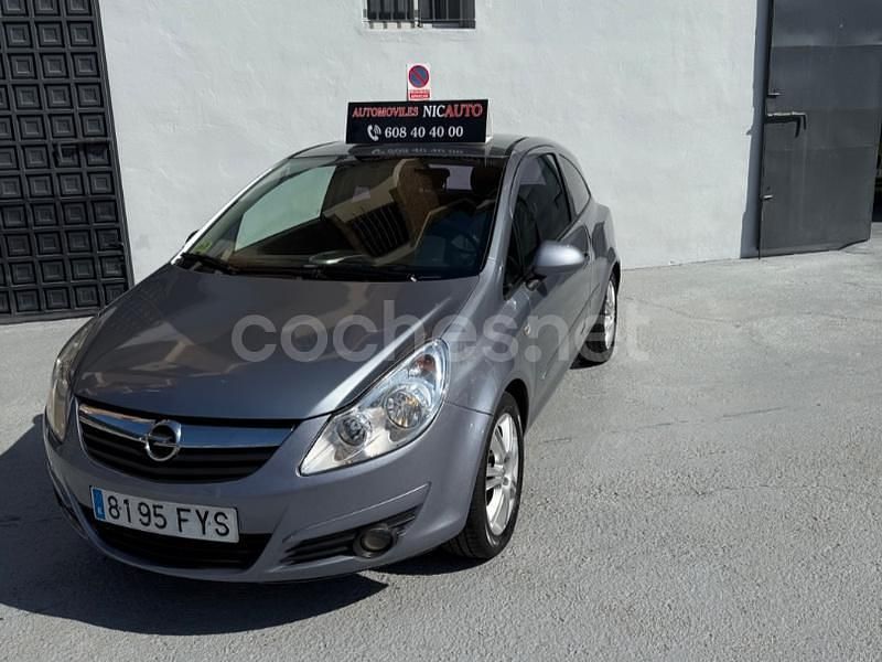 Gris / plata Usado 2007 Opel Corsa Enjoy Berlina | 2500 € (Buen precio) - Imagen 1/4