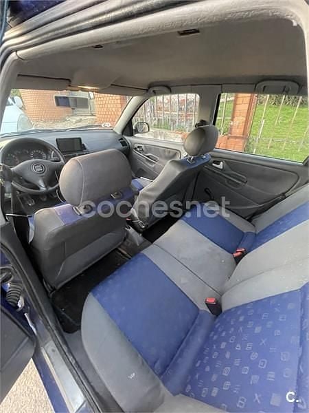 Usado Seat Ibiza Stella 75 CV (55 kW) 2001 Azul Utilitario