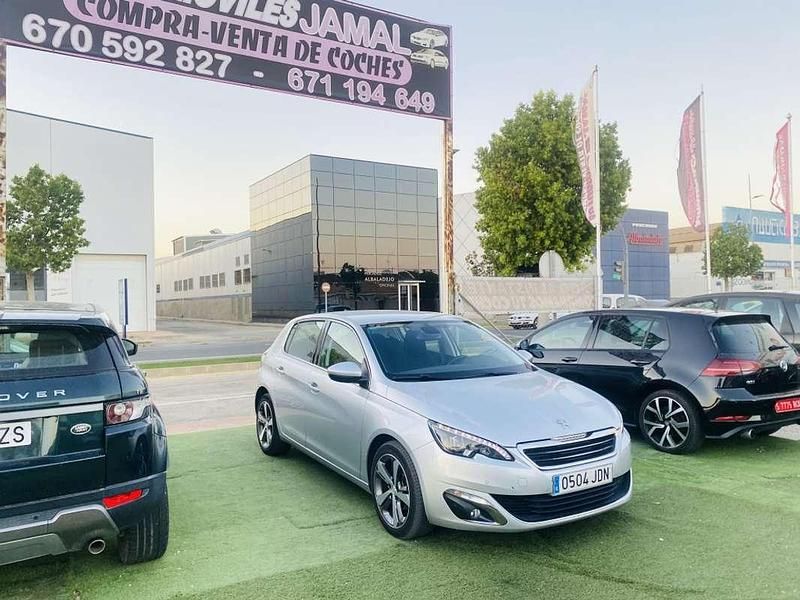 Usado Peugeot 308 Allure 120 CV (88 kW) 2015 Gris Utilitario