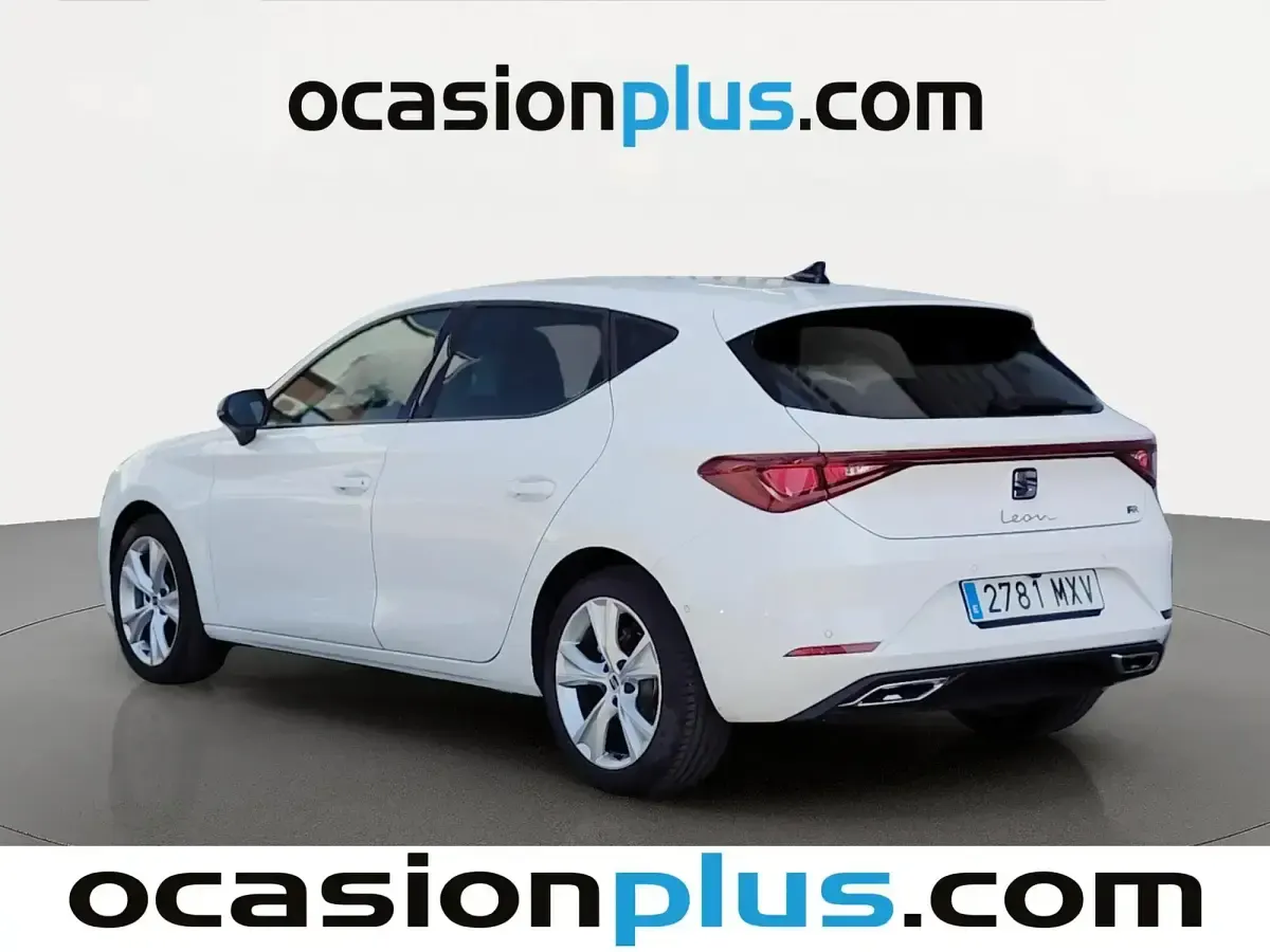 Usado Seat Leon FR 150 CV (110 kW) 2025 Blanco Berlina