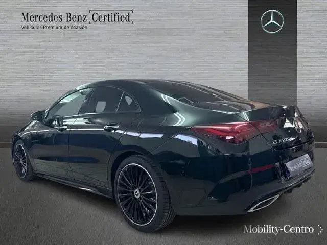 Usado Mercedes CLA220 190 CV (139 kW) 2023 Negro cosmos Coupe