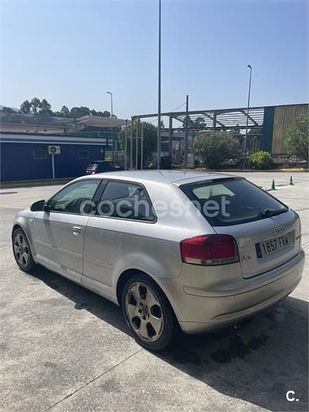 Gris / plata Usado 2007 Audi A3 Ambiente Berlina | 5299 € (Precio justo) - Imagen 1/1