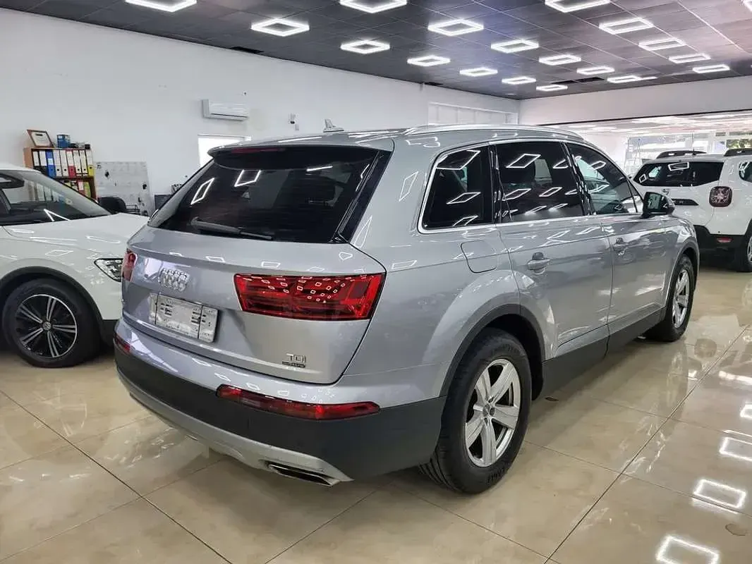 Usado Audi Q7 272 CV (200 kW) 2015 Gris SUV