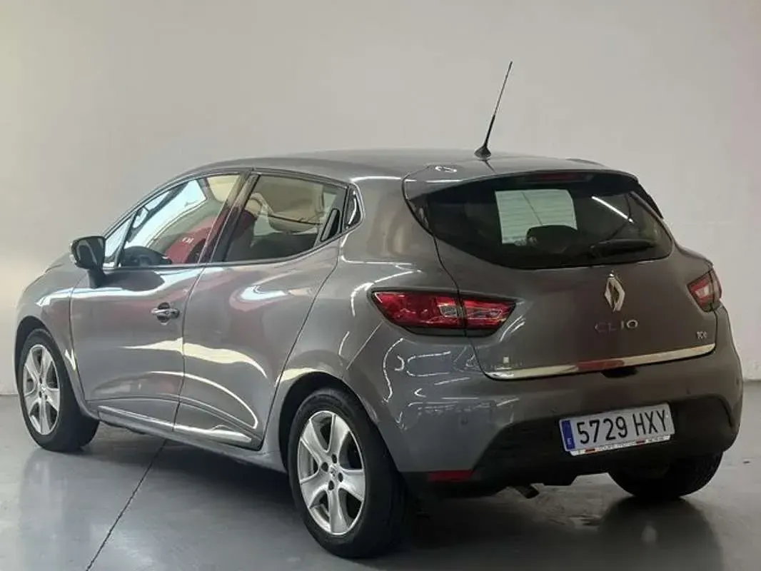Usado Renault Clio IV 90 CV (66 kW) 2014 Gris Utilitario