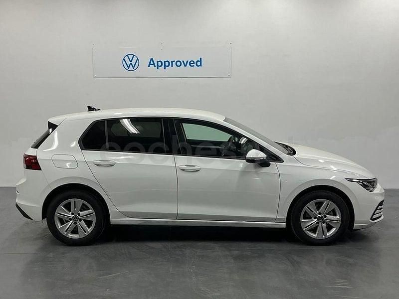 Usado VW Golf VIII Life 130 CV (95 kW) 2022 Blanco Berlina