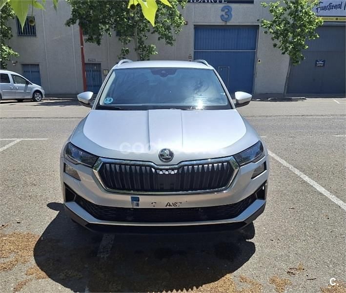 Usado Skoda Karoq Style 150 CV (110 kW) 2022 Gris / plata SUV
