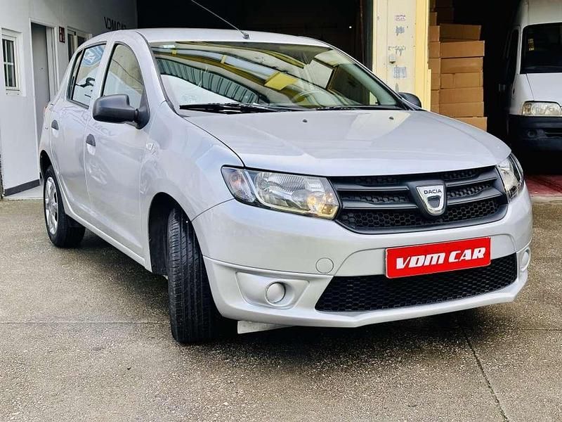 Usado Dacia Sandero Ambiance 75 CV (55 kW) 2015 Utilitario