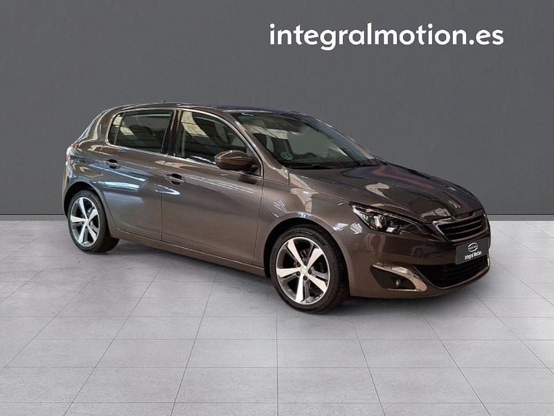 Usado Peugeot 308 Allure 130 CV (95 kW) 2015 Grisnegro Berlina