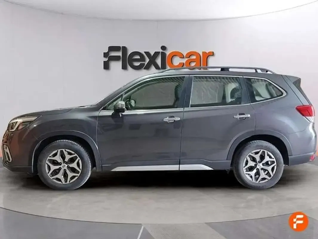 Usado Subaru Forester 151 CV (111 kW) 2021 Gris SUV