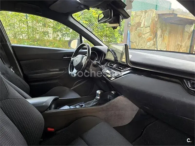 Usado Toyota C-HR Active 122 CV (89 kW) 2016 Gris / plata SUV