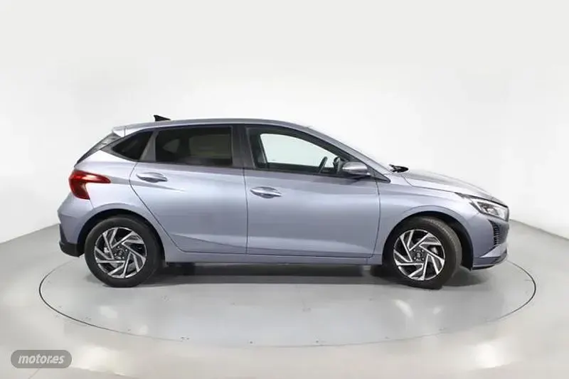 Usado Hyundai i20 79 CV (58 kW) 2025 Azul Utilitario