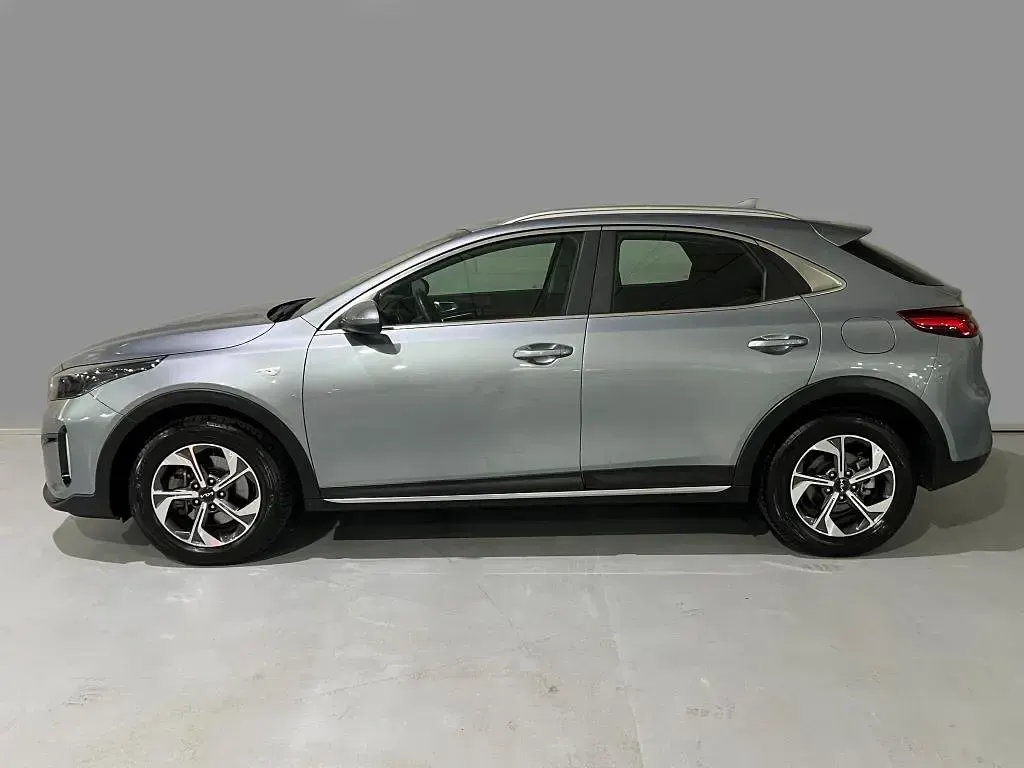 Usado Kia XCeed 140 CV (102 kW) 2025 Lunar silver (css) SUV