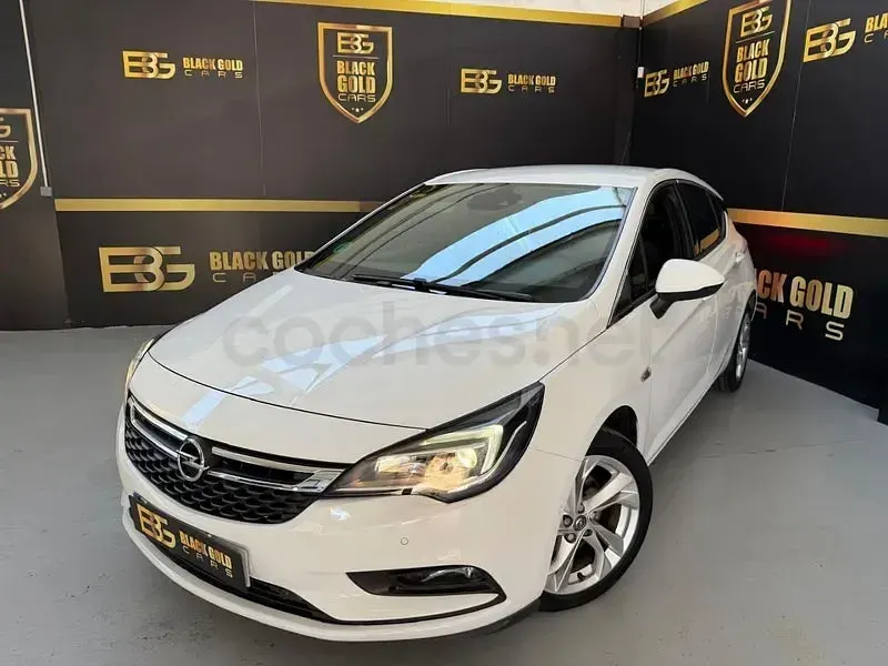 Usado Opel Astra Dynamic 136 CV (100 kW) 2018 Blanco Berlina