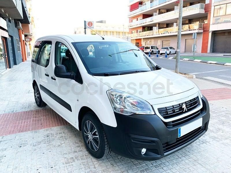 Usado Peugeot Partner Tepee Access 75 CV (55 kW) 2017 Blanco Monovolumen