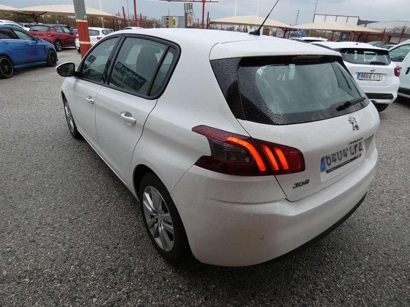 Usado Peugeot 308 Active 131 CV (96 kW) 2021 Blanco Utilitario