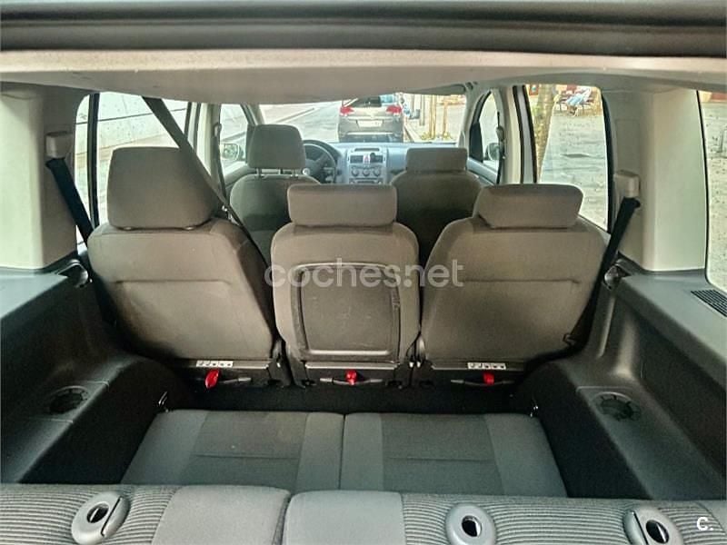 Gris / plata Usado 2009 VW Touran Advance Monovolumen | 6300 € (Precio justo) - Imagen 1/4