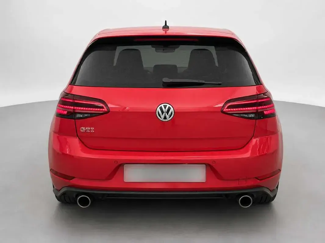 Usado VW Golf VII GTI 245 CV (180 kW) 2019 Rojo Utilitario