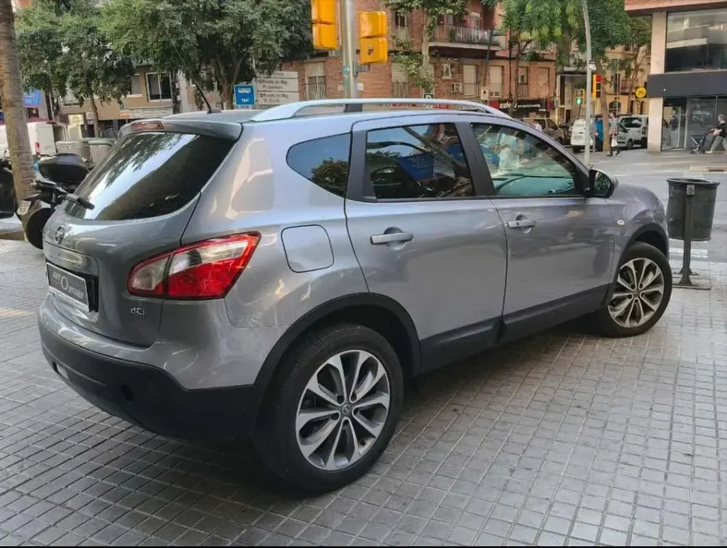 Usado Nissan Qashqai Premium Edition 150 CV (110 kW) 2012 Plateado SUV
