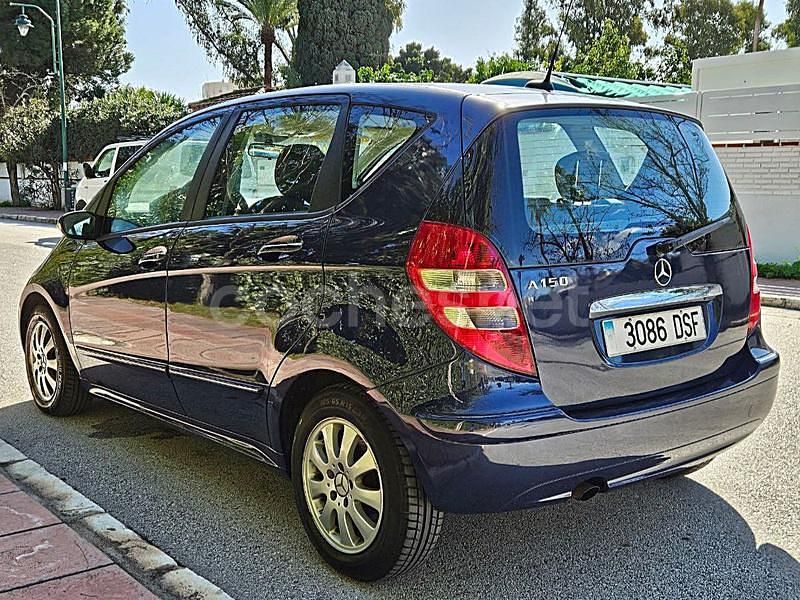 Usado Mercedes A150 Elegance 95 CV (69 kW) 2005 Azul Monovolumen