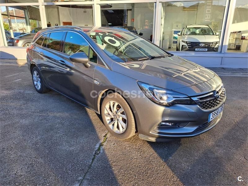 Gris / plata Usado 2019 Opel Astra Dynamic Berlina | 10.900 € (Precio justo) - Imagen 1/3