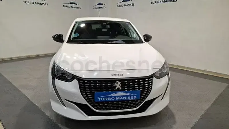 Usado Peugeot 208 Allure 100 CV (73 kW) 2023 Blanco Utilitario