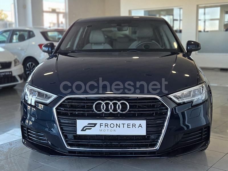 Usado Audi A3 116 CV (85 kW) 2020 Azul Berlina
