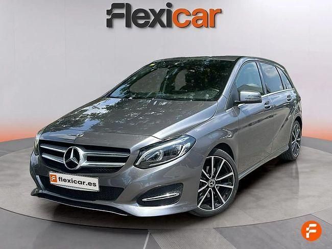 Usado Mercedes B200 136 CV (100 kW) 2018 Gris / plata Monovolumen