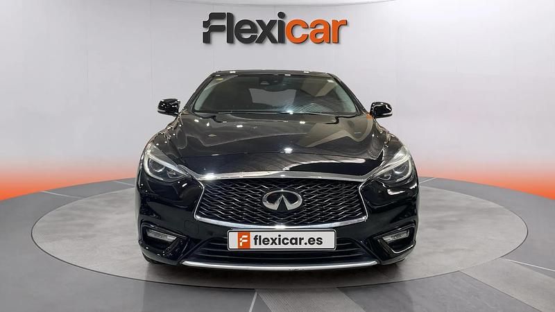 Usado Infiniti Q30 Premium 109 CV (80 kW) 2016 Negro Utilitario