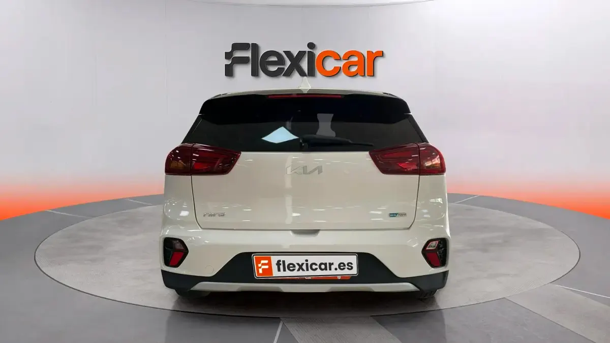 Usado Kia Niro 141 CV (103 kW) 2022 Blanco SUV