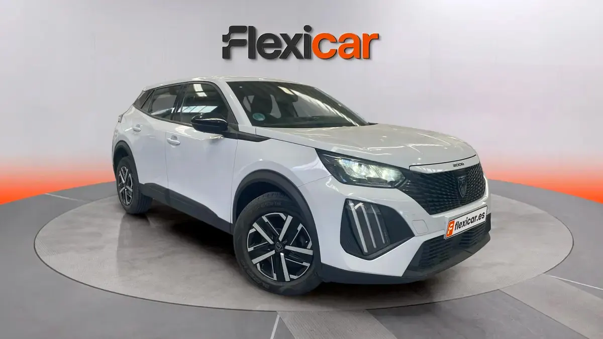 Käytetty Peugeot 2008 Active 102 HP (75 kW) 2023 Katumaasturi