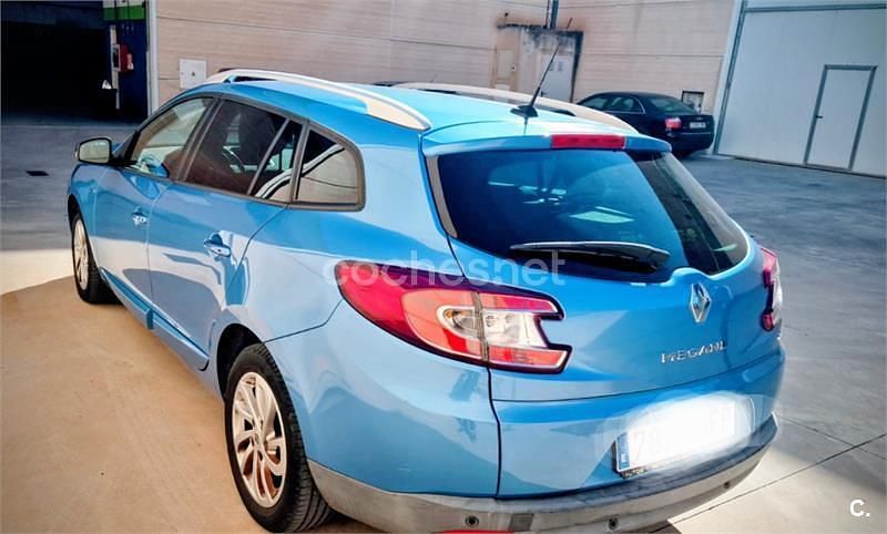 Usado Renault Mégane GrandTour LIMITED 110 CV (80 kW) 2015 Azul Familiar