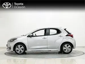 Usado Toyota Yaris Active 2024 Gris Utilitario